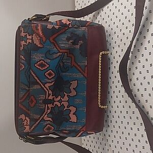 Fossil women's shoulder strap bag/purse  southwest design w/Fossil Logo Key